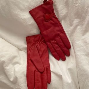 red winter gloves